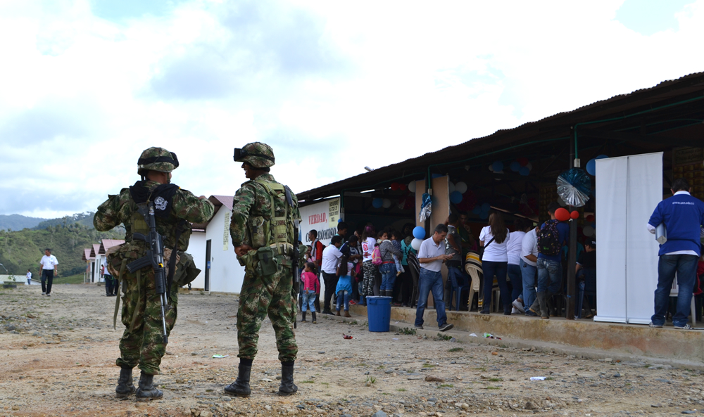 Soldados del batallón Bomboná en la Zona Veredal Transitoria de Normalización de La Plancha. Foto: Juan Diego Restrepo Toro.