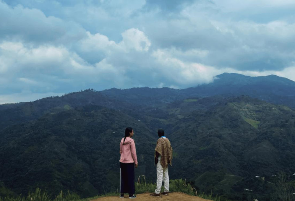 Por cielo y tierra, el documental que retrata la búsqueda de desaparecidos en Colombia