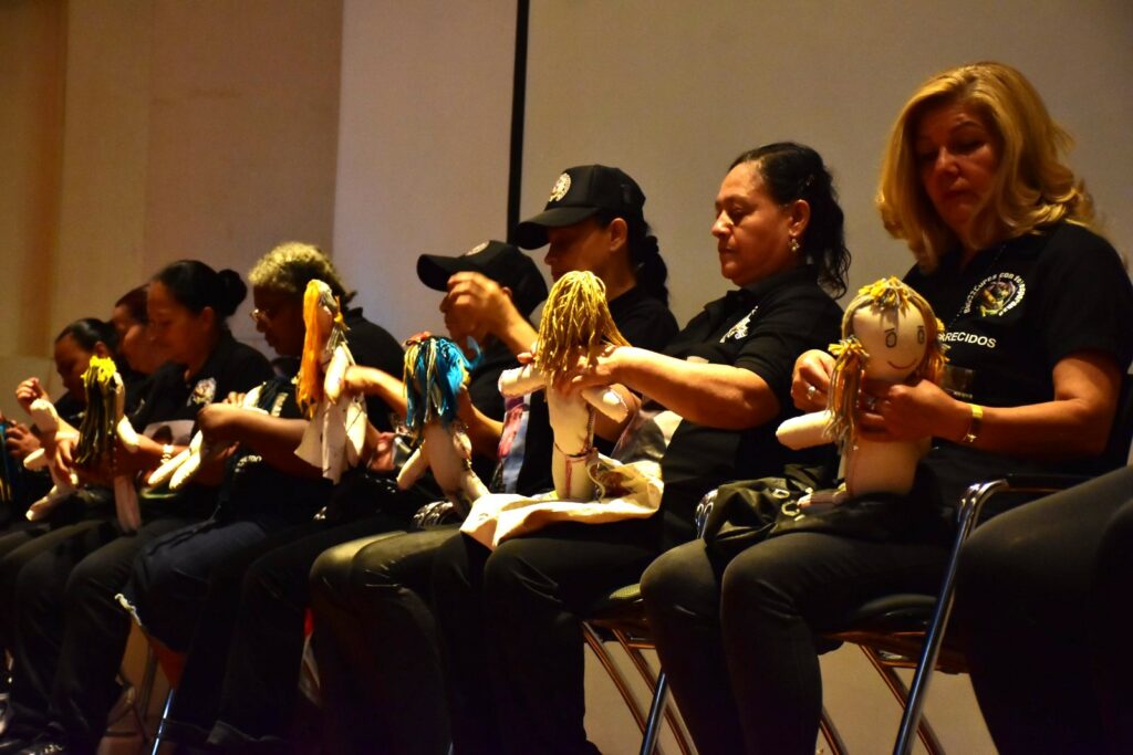 Obra de teatro Buscadoras tejiendo luz para la esperanza