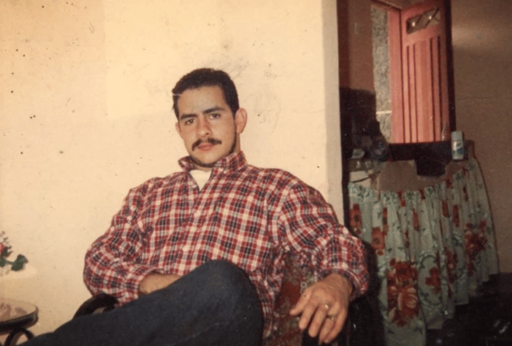 Arles Edison Guzmán desaparecido por paramilitares en la comuna 13 de Medellín.