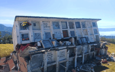 Sismo afectó cementerios y amenaza búsqueda de desaparecidos
