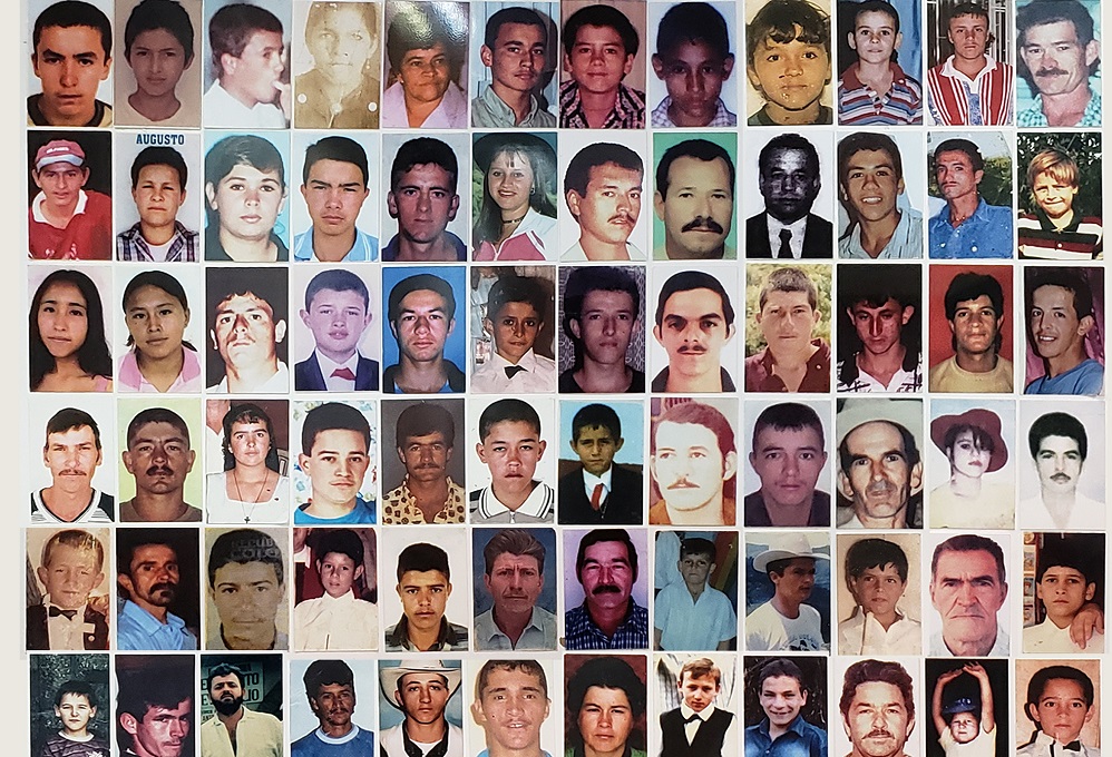 Mosaico de retratos de personas desaparecidas en el municipio de Granada